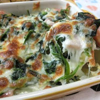 野菜たっぷりが美味しい♪　ほうれん草と新玉ねぎのキッシュ