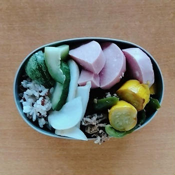 元気出さなくちゃとは思ってもむずかしいな、と思うこのごろ