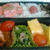今日のお弁当、はちみつ卵焼きとか、ピーマン炒めとか、生鮭のフライとか♪