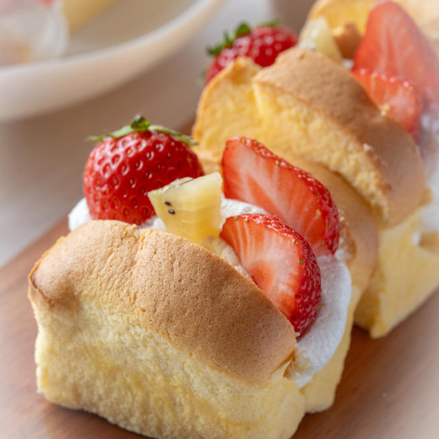 生クリームといちごのカステラサンド