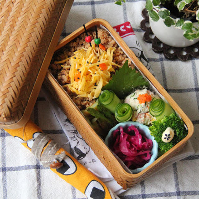 鶏そぼろ弁当