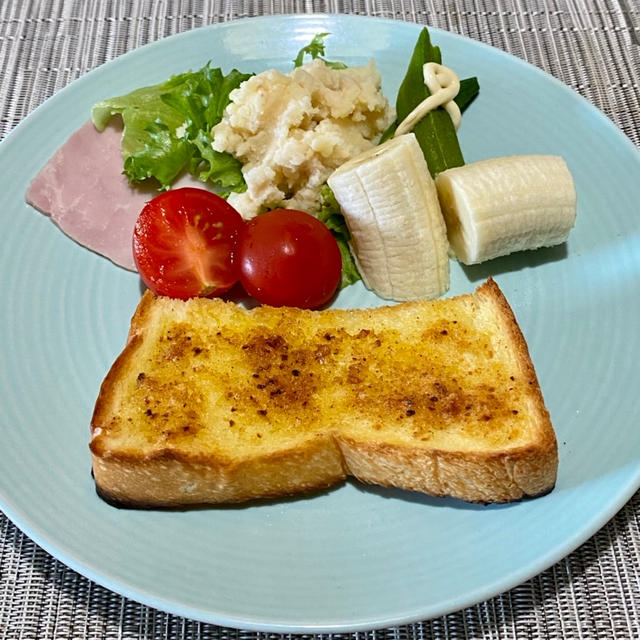 ぬって焼いたらカレーパン と アホ毛 ٩(ˊᗜˋ*)و