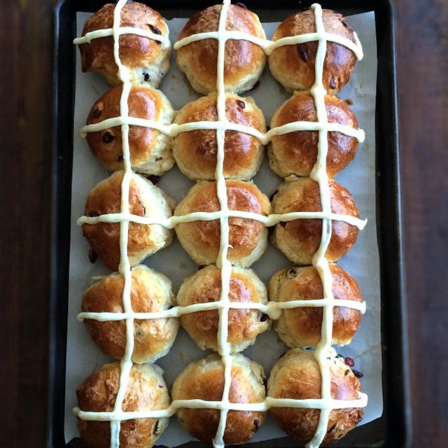 Orange Cranberry Hot Cross Bunsオレンジクランベリーホットクロスバンズ