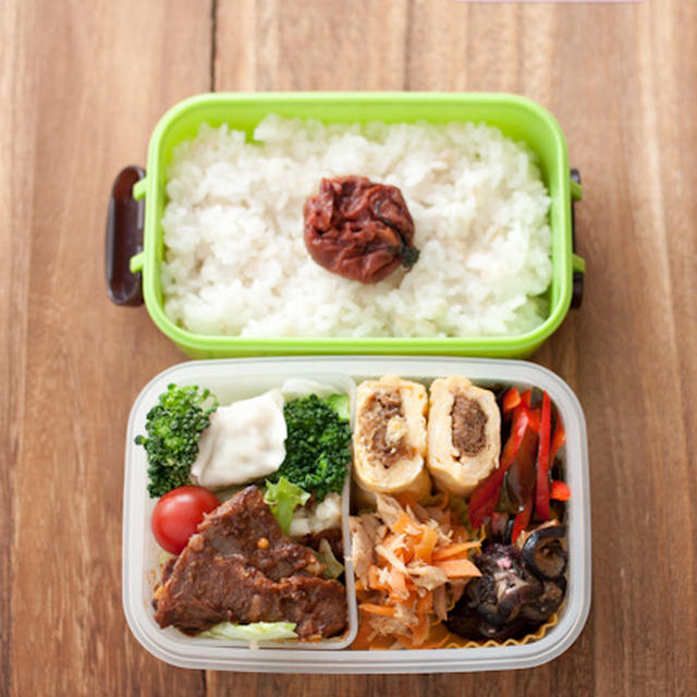 オット用お弁当『スーパーの焼き肉とシュウマイと簡単おかず』