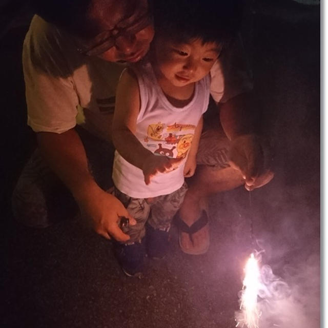 王子、初めての花火✨　夏の思い出は痛かったヾ(;´Д`●)ﾉ