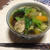 自家製の「くろうどん」を野菜たっぷりのおうどんに