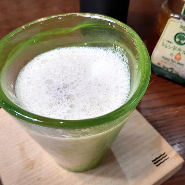 《 自家製梅ラッシー 》業務スーパー購入蜂蜜 冷凍ヨーグルト&牛乳 #梅シロップ