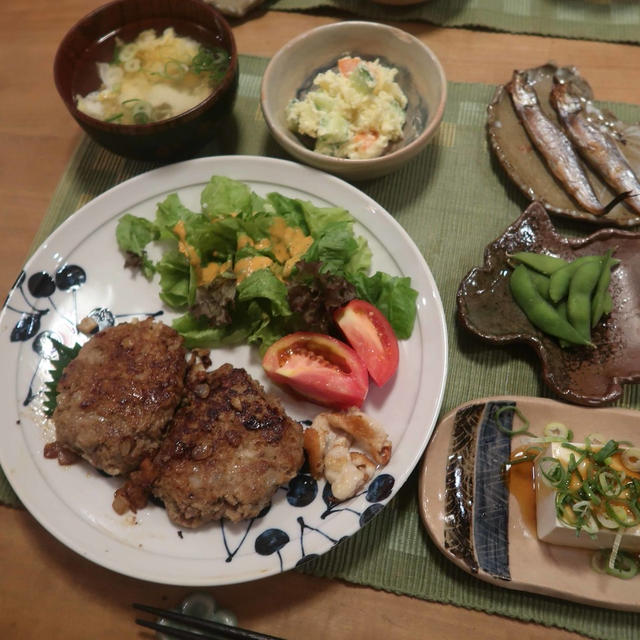 和風蓮根ハンバーグの晩ご飯　と　シモバシラの花♪