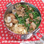 SMAP　☆　お弁当は　ピーマンと豚肉の細切り炒め丼