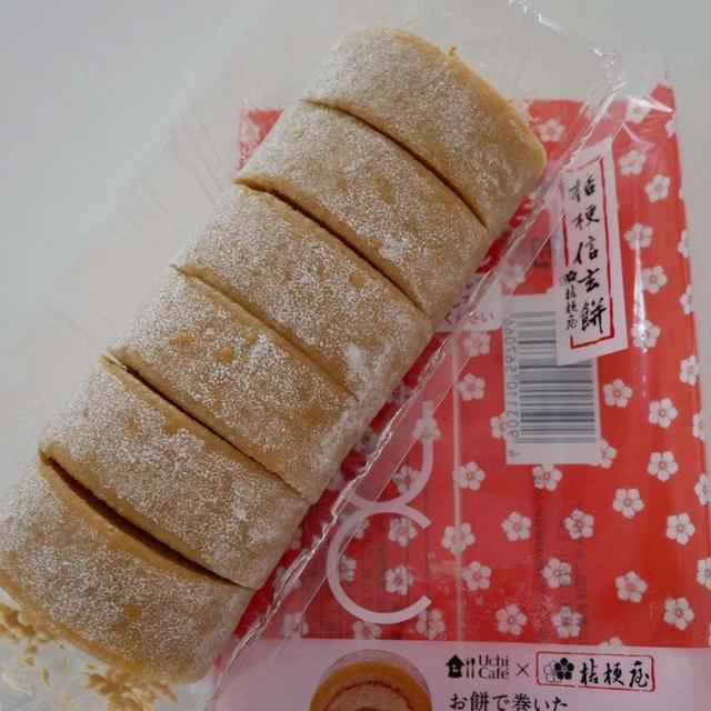 お餅で巻いたもち食感ロール桔梗信玄餅#コンビニのケーキのレベルが高い