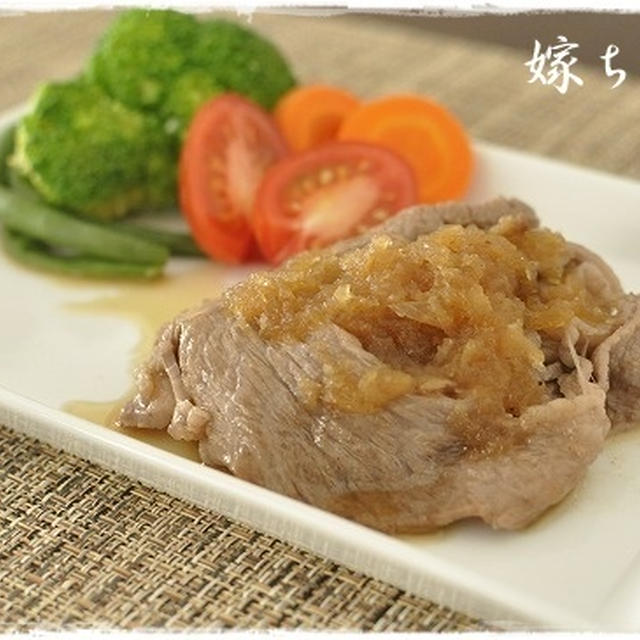 黒毛和牛♪うまうま玉ねぎソースで薄切り肉のステーキ風。