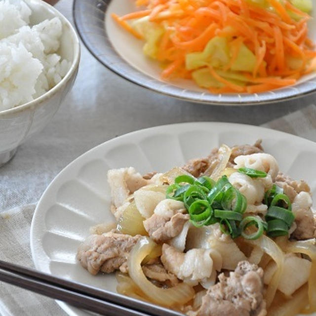 【節約献立】特売肉に一工夫♪旨味たっぷりな”豚肉と玉ねぎの甘辛煮”がメインの献立