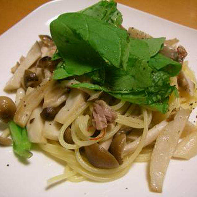 カツオのコンフィときのこ＆ルッコラでおいしいパスタ