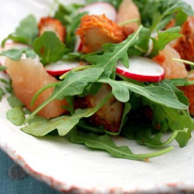 Buffalo Chicken Tender and Grapefruit Saladピリ辛チキンフライとグレープフルーツのサラダ