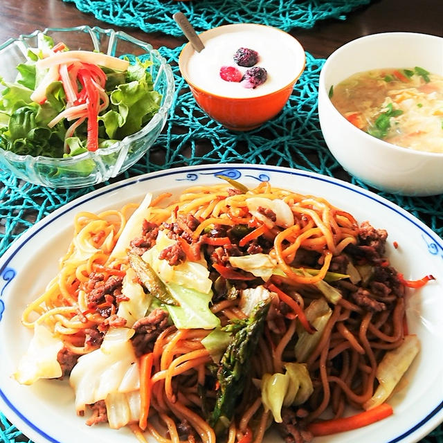 休日ブランチ＝夏限定！マルちゃん焼きそば　de　手抜きだけど美味しいね！