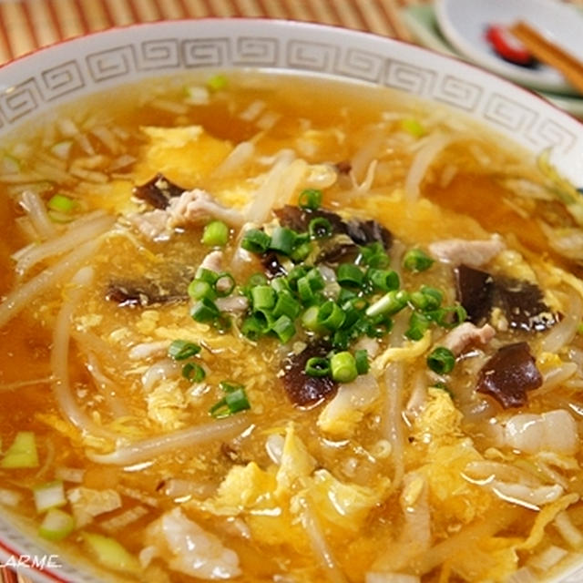 タバスコとふかひれスープで酸辣湯麺！？