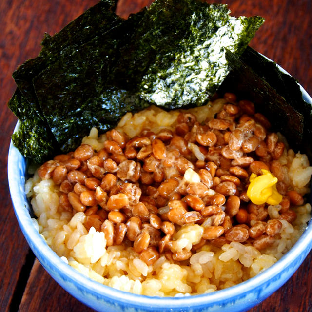 卵かけごはんは、「あったかごはんに卵ダイレクトイン」派です。