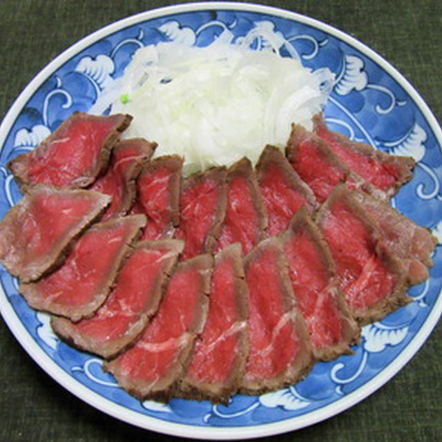 黒毛和牛で牛もも肉のたたき