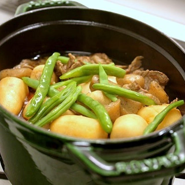 ちょっと時間はかかりますが「すじ肉と里芋の煮物」＆白だしで「和風ドリア」