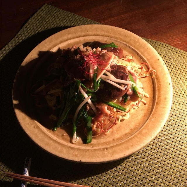 トロ〜ン【干し椎茸とニラのあんかけ焼きそば】