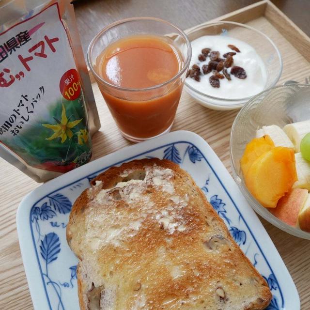 朝ごぱんと秋田県産のむトマト#本日のおうちごはん