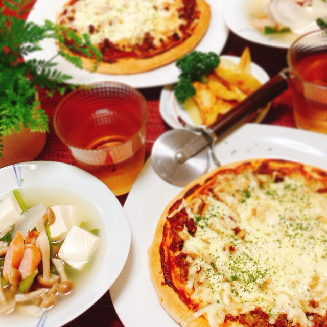 豚の甘辛そぼろのピザで夕ご飯
