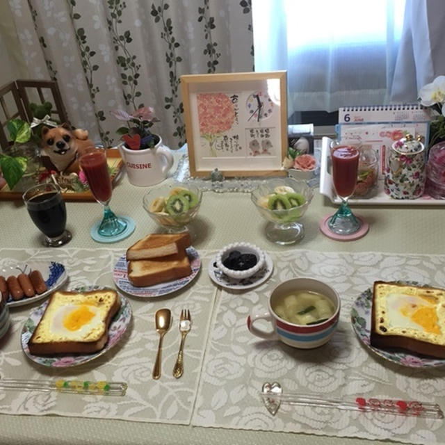 土手マヨ玉トーストと紫陽花探しのぶら散歩