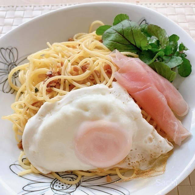 ひとりお昼ごはんの簡単ランプレートランチ｜ペペロンチーノ