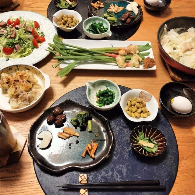 鶏白菜焼と鴨パストラミのサラダと小鉢8品で晩酌