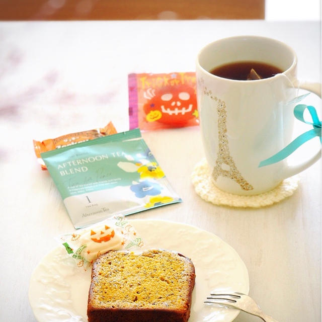 アフタヌーンティーのお菓子でTea time。。。