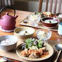 チキンソテーのトマトソースなど。庭の花。