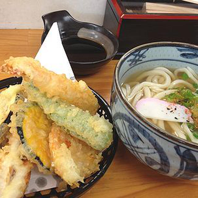 揚げたての天ぷらうどん。テレビに出たジェラートを食す。まぶしいきなこ。