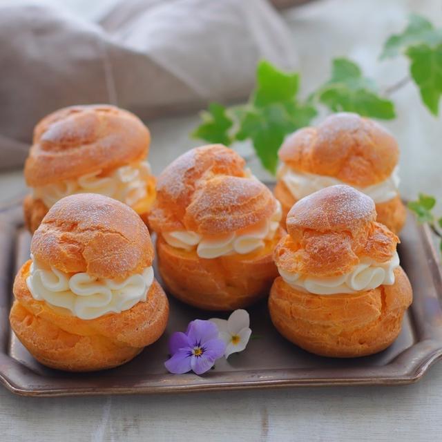 クリームたっぷりシュークリーム♪