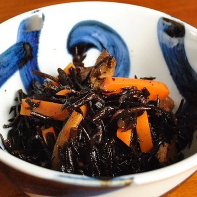 【ひじき×人参×油揚げ】　簡単に出来る！ひじきの煮物