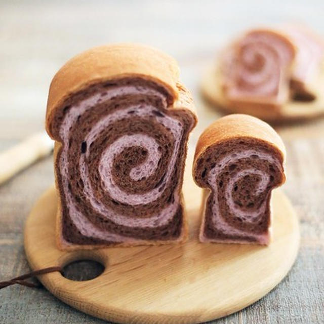 りんご酵母の「紫芋とココアのうずまき食パン」見た目もかわいい食パンです