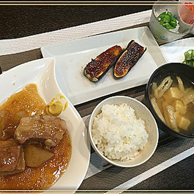 お鍋の中は久々角煮・・そして富士山凄い!!