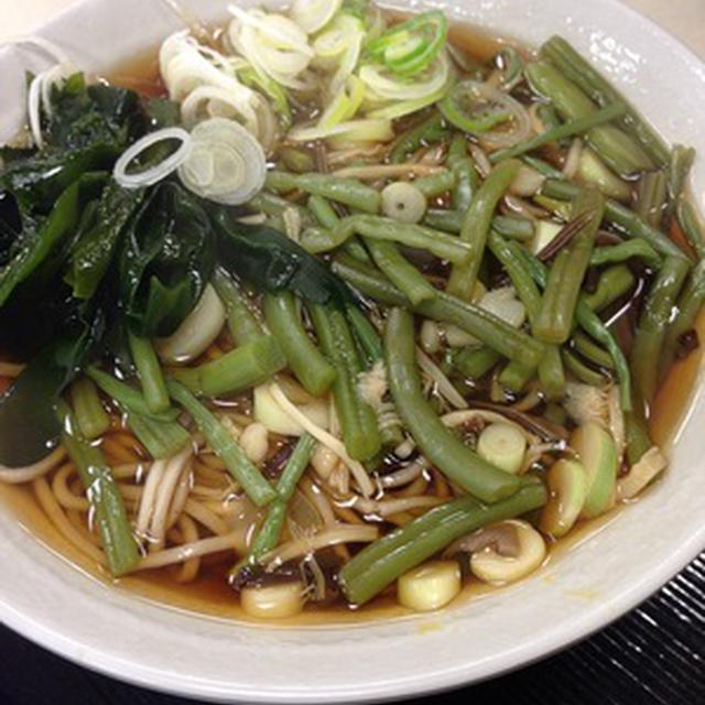 朝は大森駅前の「富士蕎麦」へ
