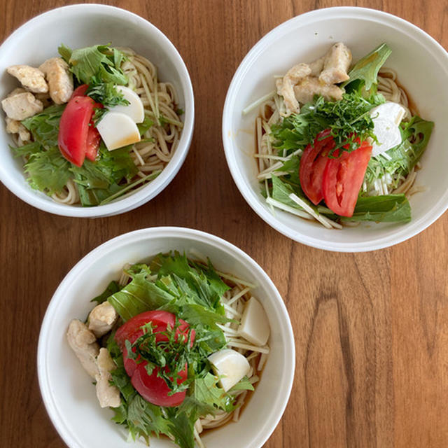 昨日の昼ごはん（うどん）と晩ごはん（魚献立）。