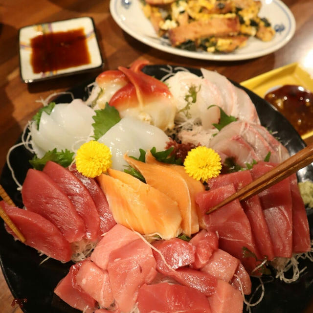 晩ご飯は海鮮丼です。