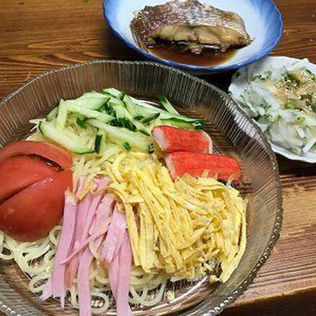 冷やし中華と鯛の煮つけ、大根のもみ漬け