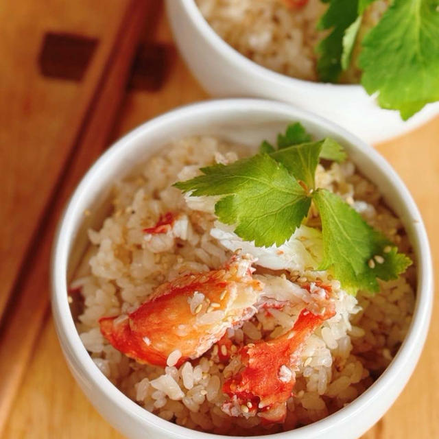 家族みんなが喜ぶ♪シンプルなのに贅沢な味わい♪炊飯器ひとつで簡単！年末年始にぴったりのカニ飯！