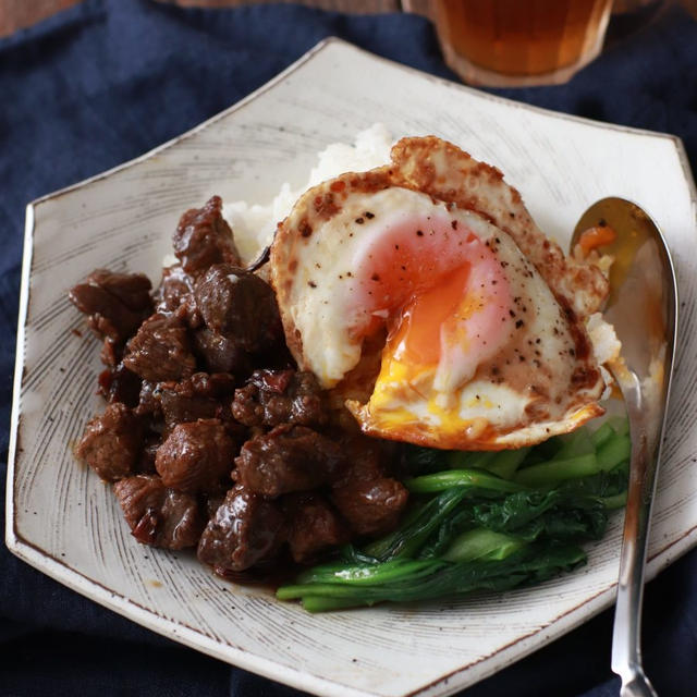 【レシピ】ごはんがすすむ！魯肉飯！目玉焼きのせ