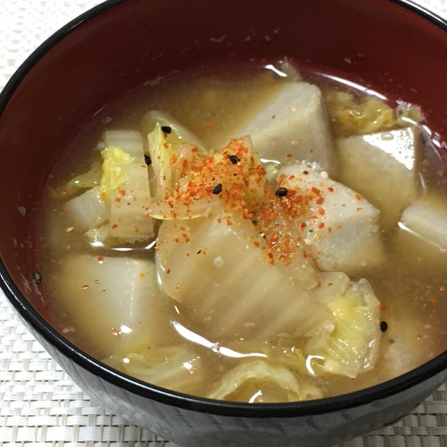 【ヤマキだし部】里芋と白菜の味噌汁