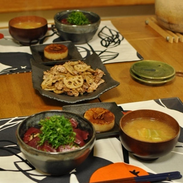 鉄火丼定食と今夜のおやつ