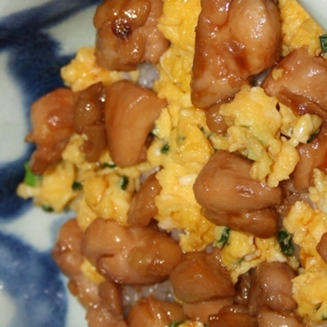 1月8日　　鶏の照り焼きと煎り玉子の親子丼