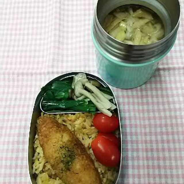 白身魚フライと風味炒飯弁当