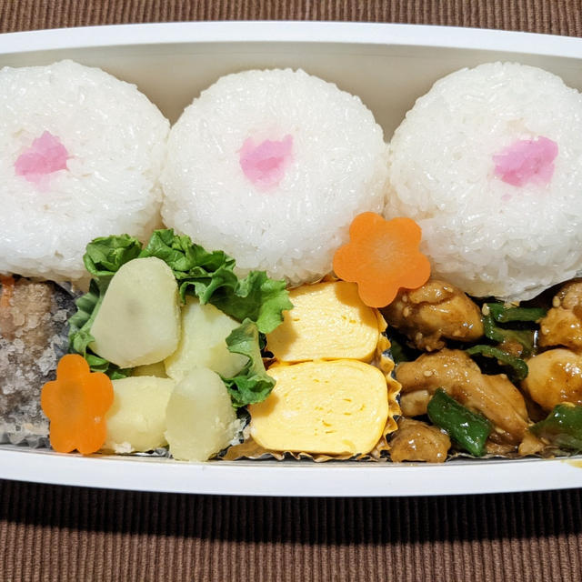 今日のお弁当　第1738号　〜新作　鶏とピーマンの炒め物〜