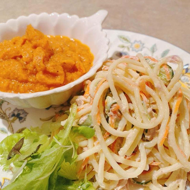 野菜ペーストとツナサラダが朝ごはん
