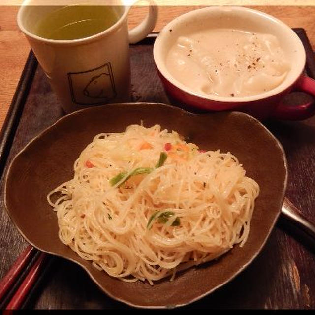 ビーフンと水餃子だけど、超手抜き！