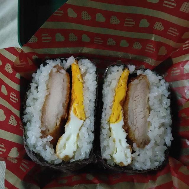 揚げ鶏目玉焼きのおにぎらず弁当〖おにぎり弁当〗#平日お昼ご飯はお弁当or外食